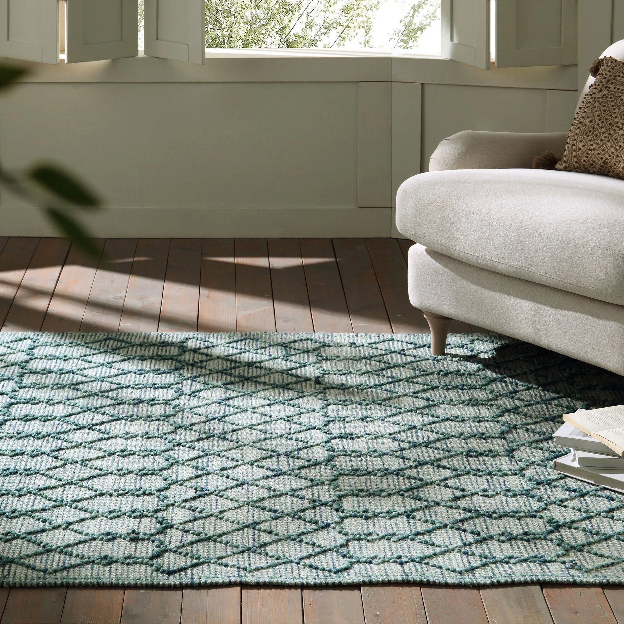 Premium Handwoven Avanti Bobble Wool Rug in Aquamarine Color