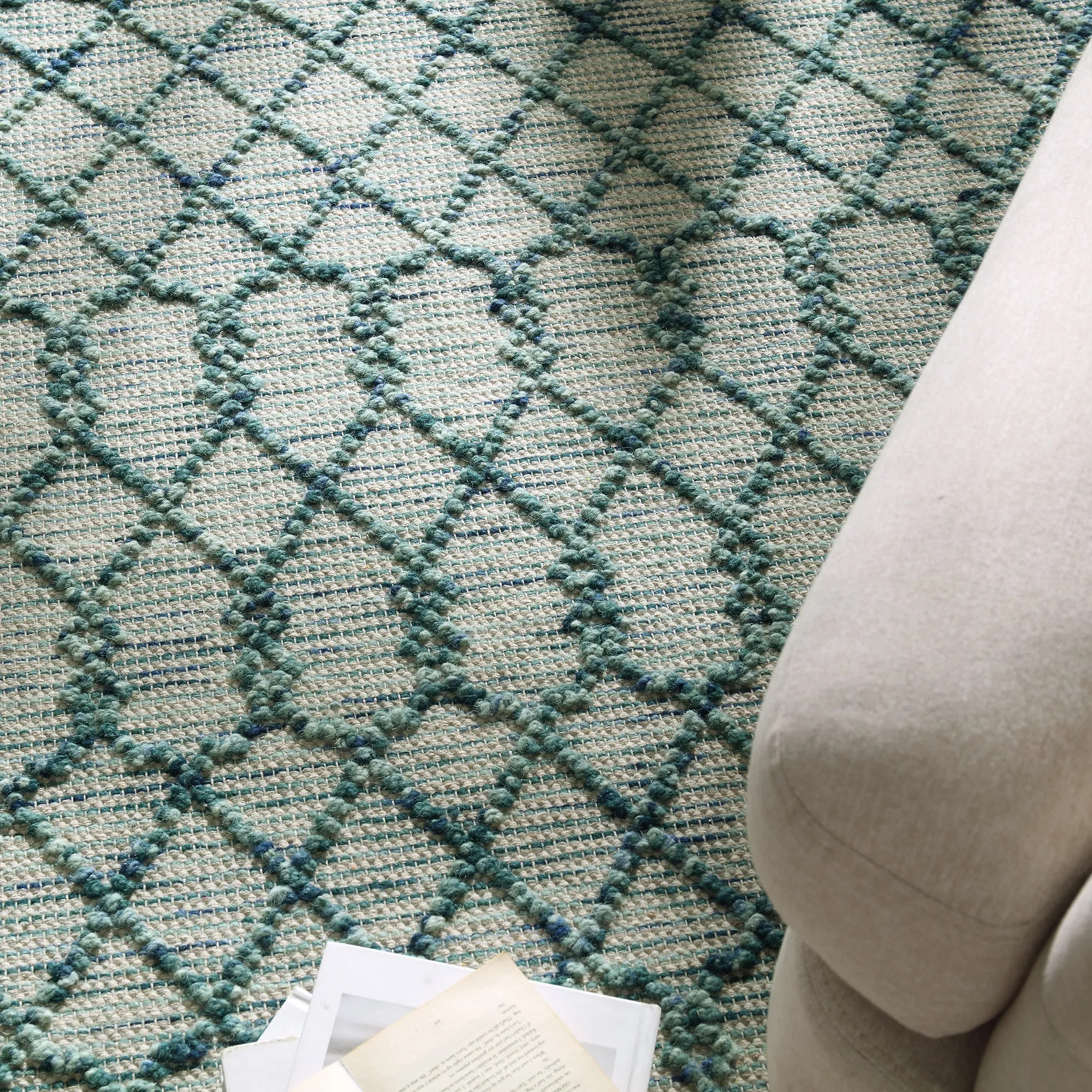 Premium Handwoven Avanti Bobble Wool Rug in Aquamarine Color