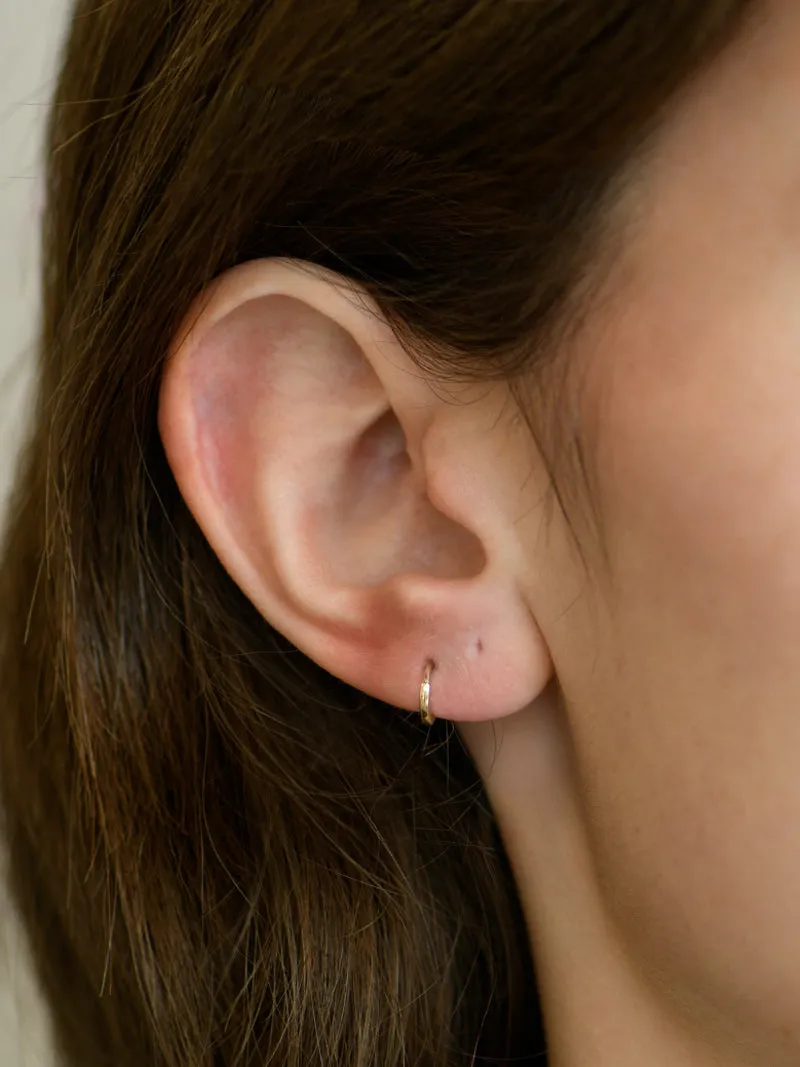 Classique 8mm Gold Hoops