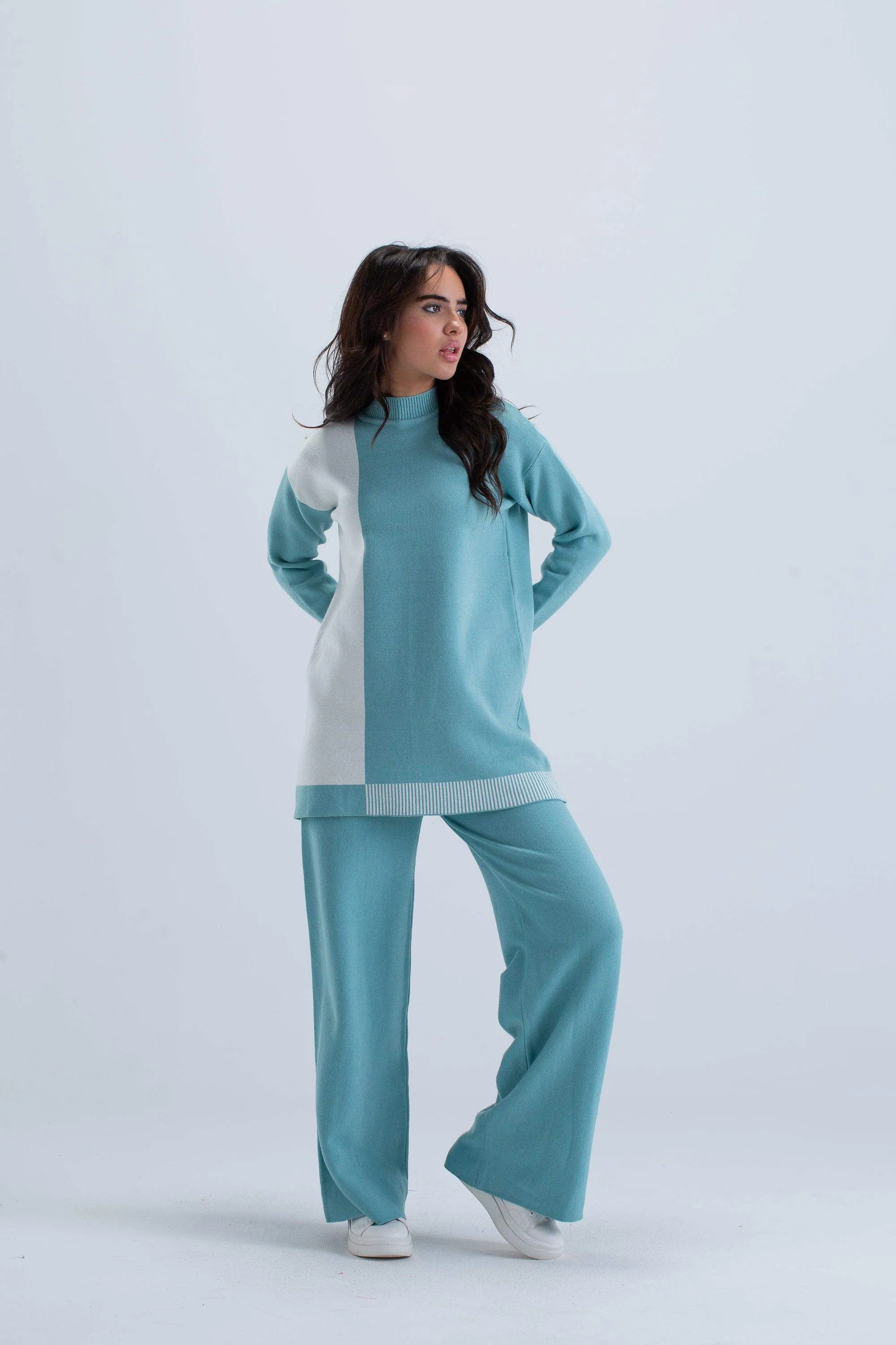 Dual Tone Lounge Top