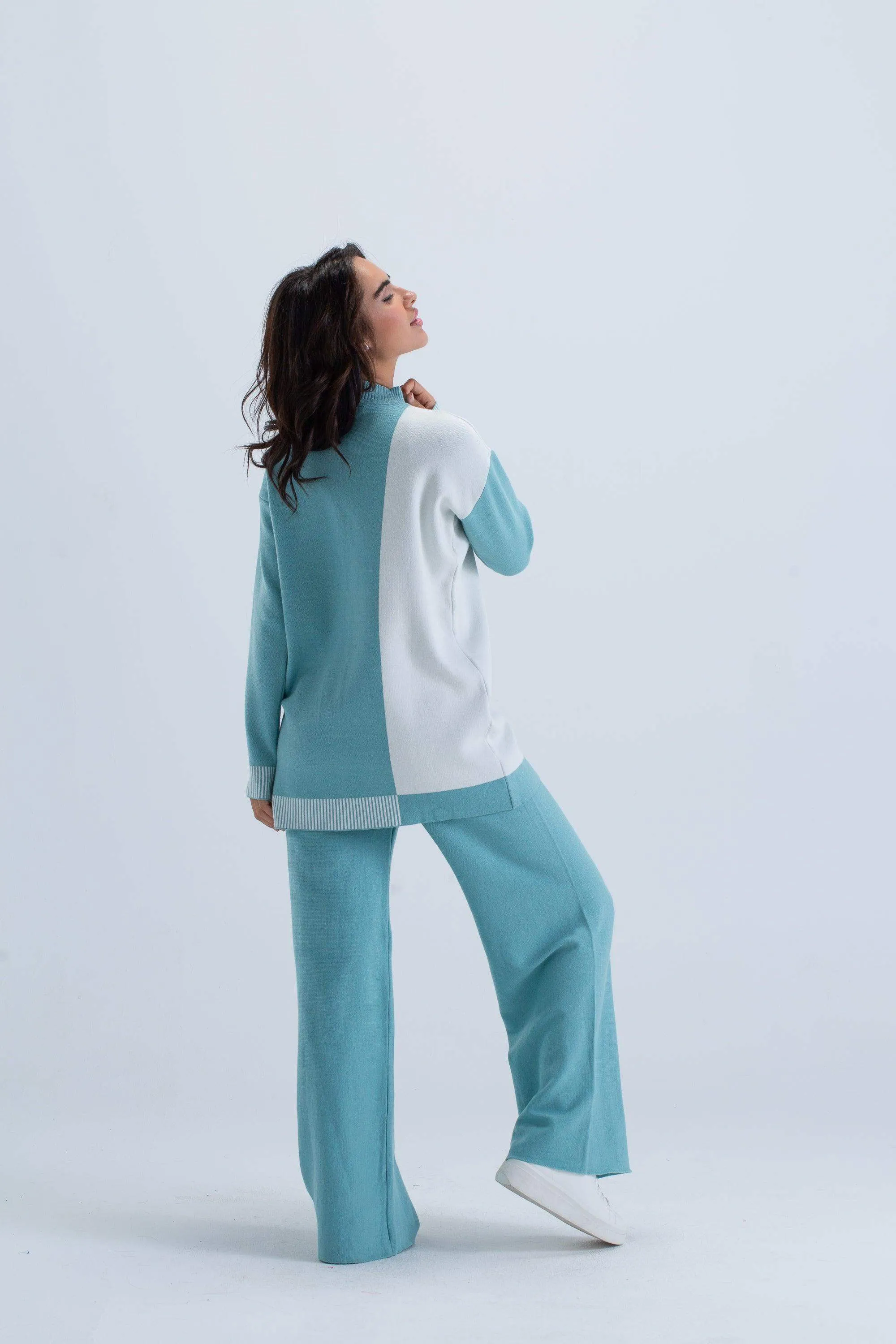 Dual Tone Lounge Top