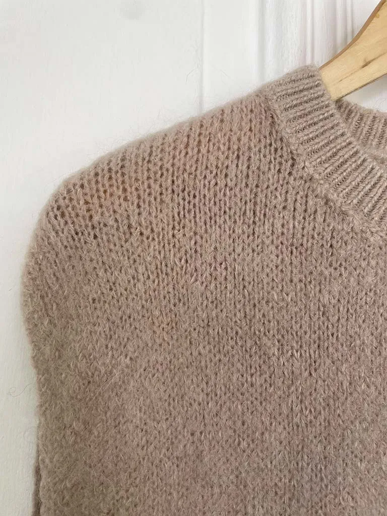 Feather Hem Soft Tank Knit - Latte