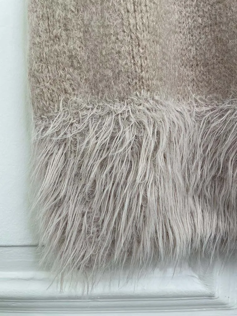 Feather Hem Soft Tank Knit - Latte