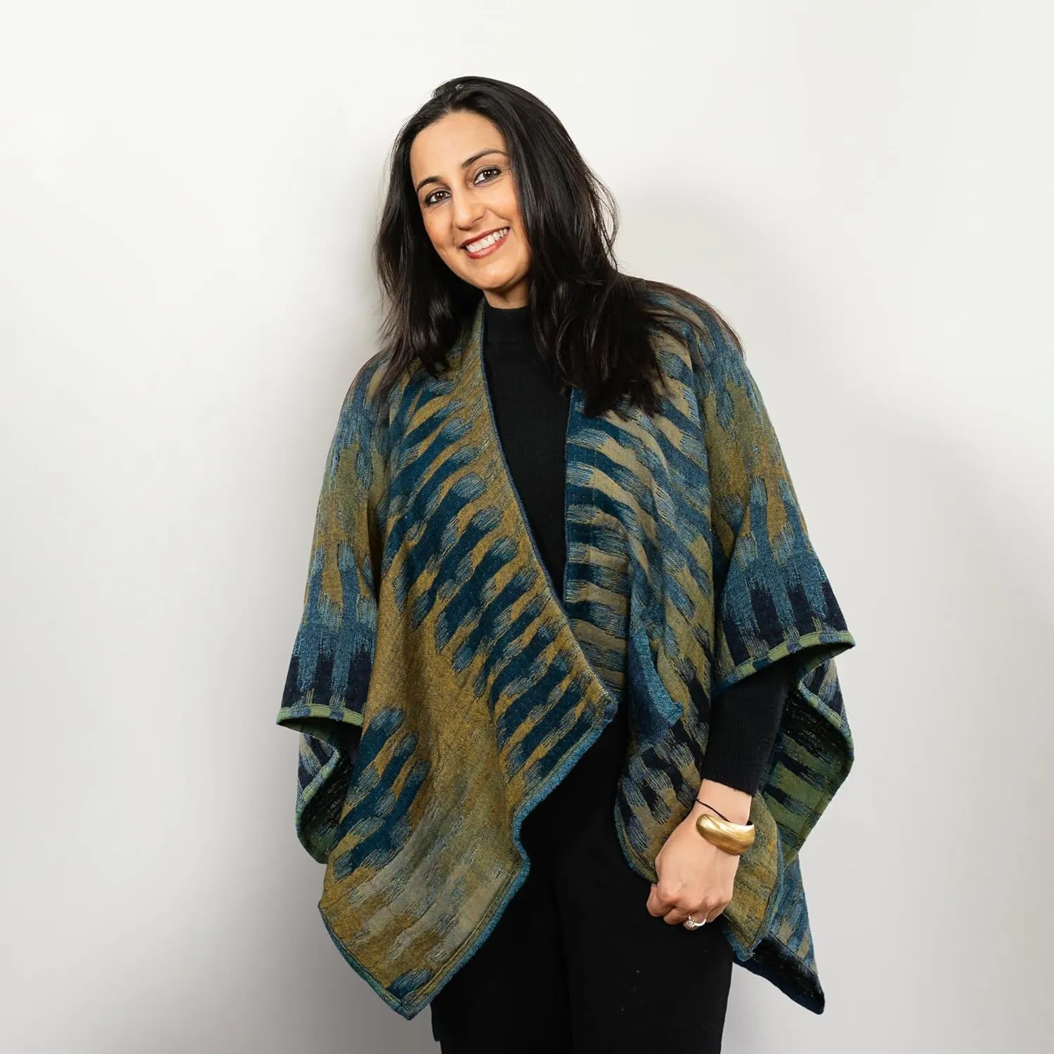 In Style 100% Australian Superfine Merino Wool Handmade Reversible Open Front Cape Ruana With Pockets