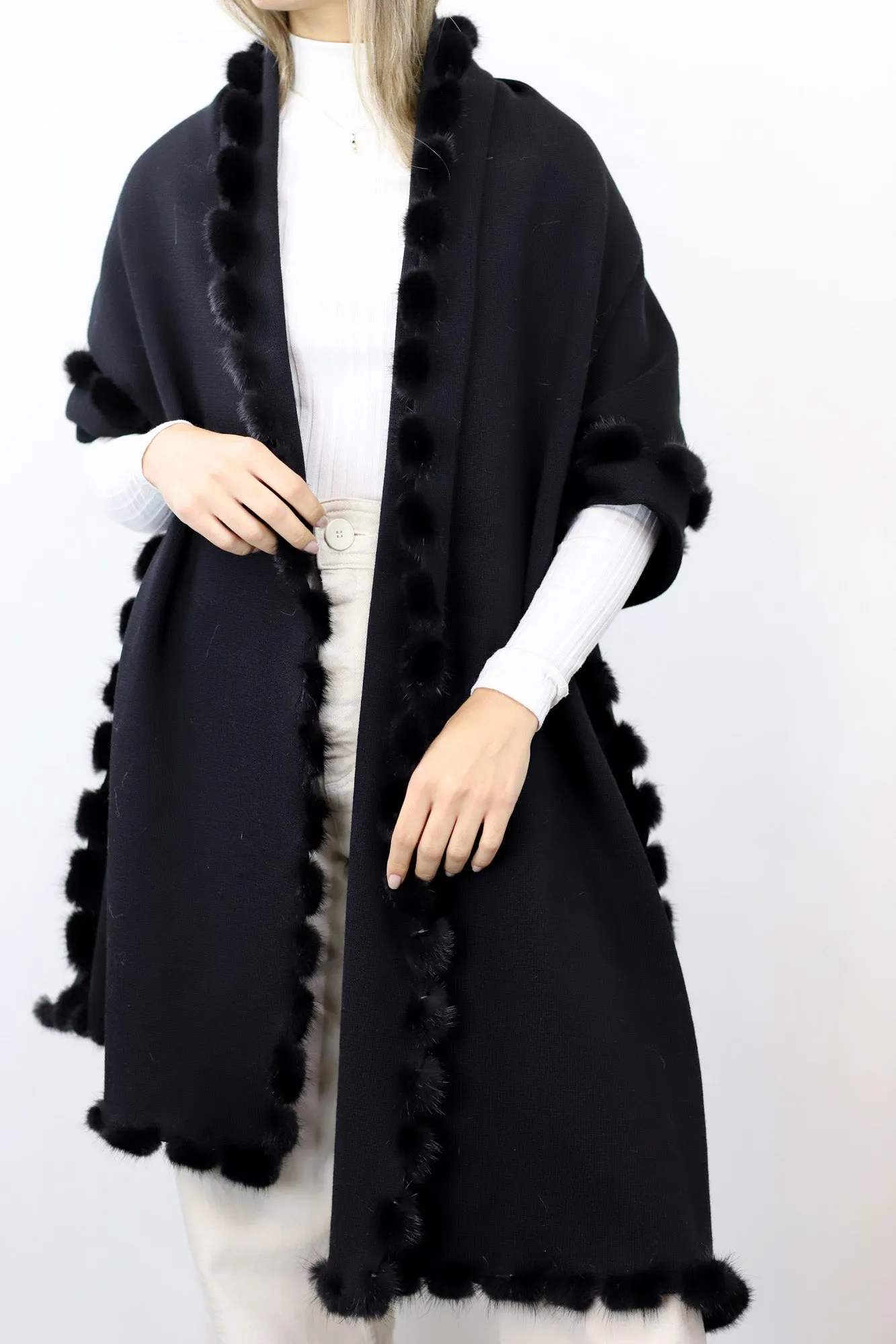 La Fiorentina | Beautiful Wrap with Mink Poms - Black/Black