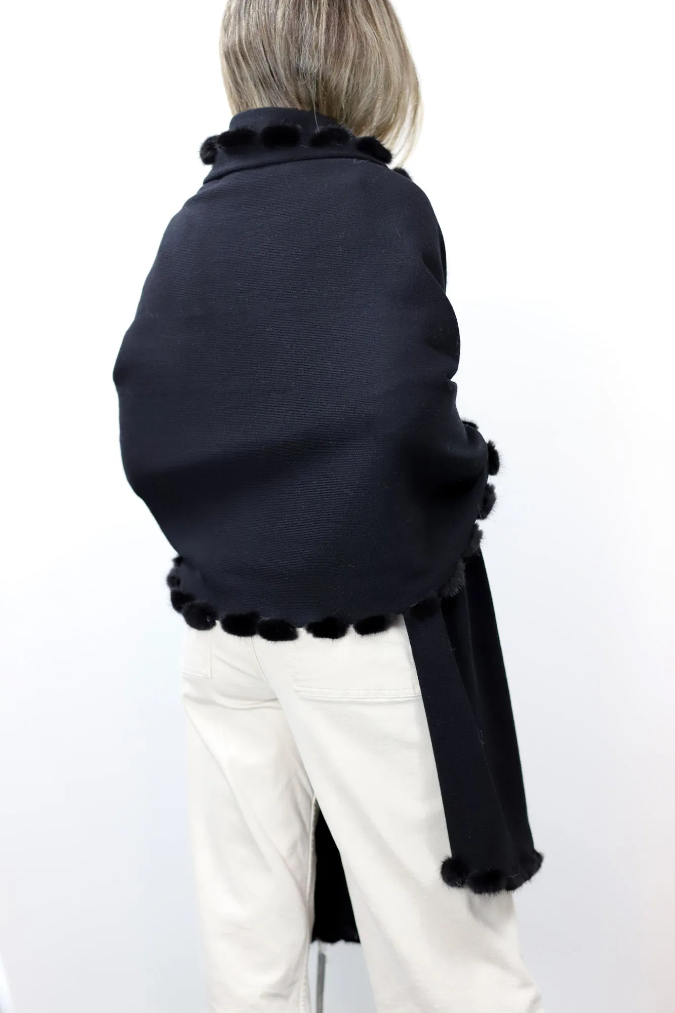 La Fiorentina | Beautiful Wrap with Mink Poms - Black/Black