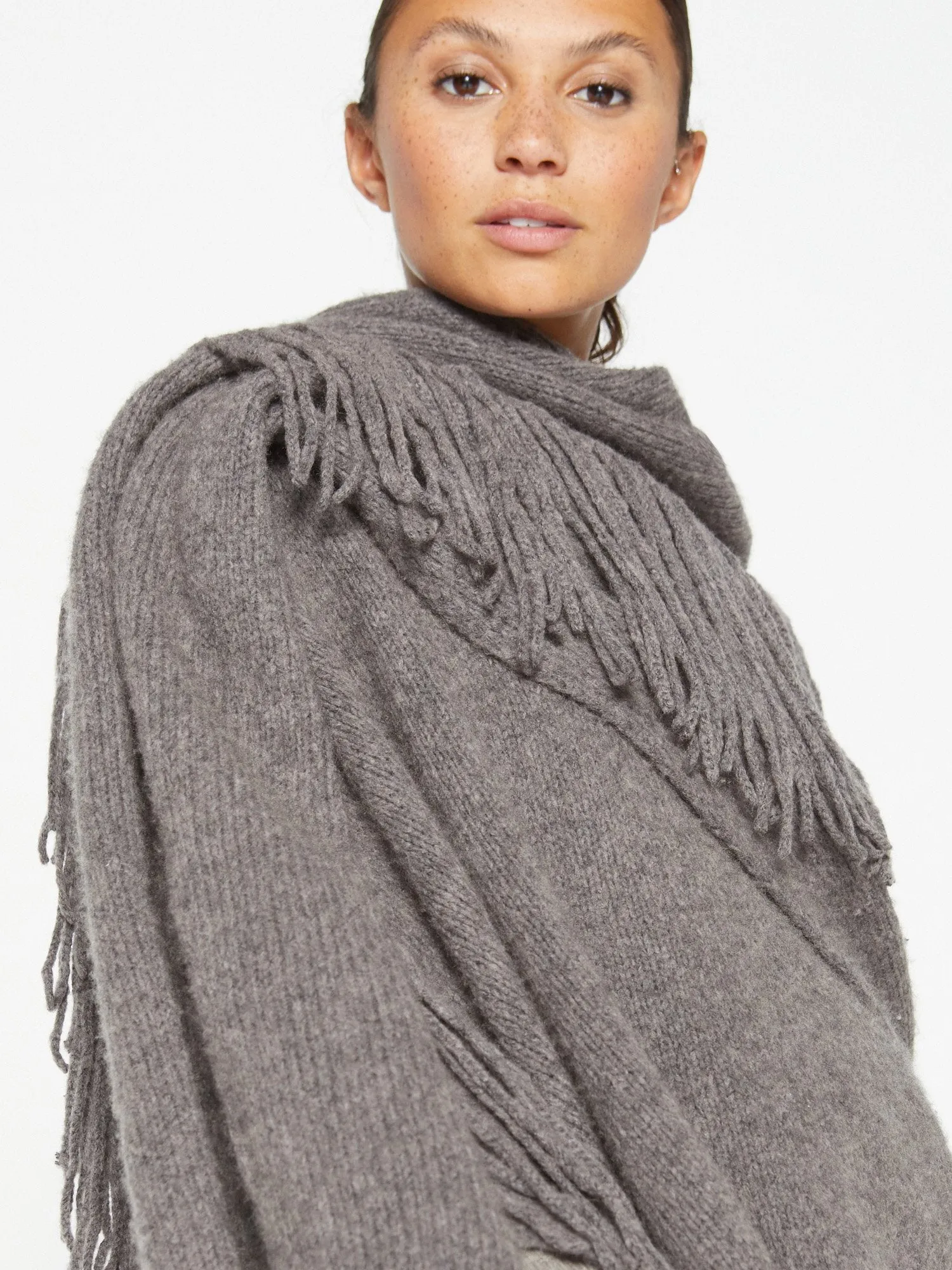 The Thela Fringe Wrap